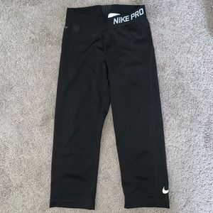 Nike Pro Mid-Rise Training Capris